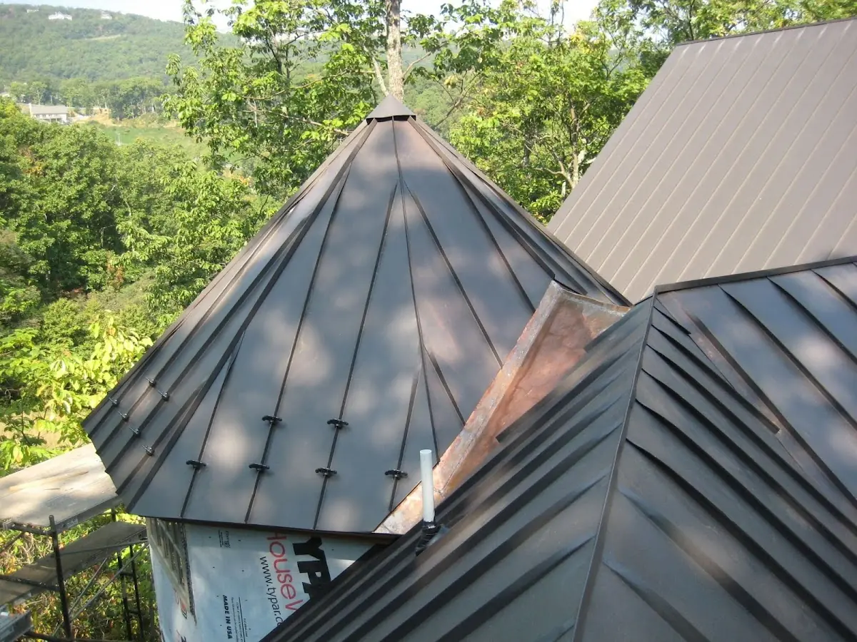 Professional Gutter Cleaning by Craftsman Roofing in Hoquiam